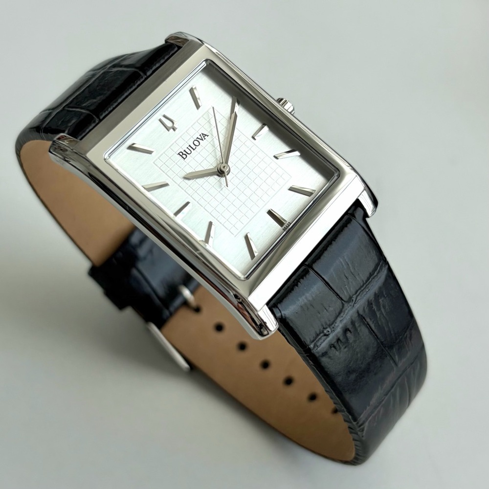 New Classic Bulova Unisex Watch